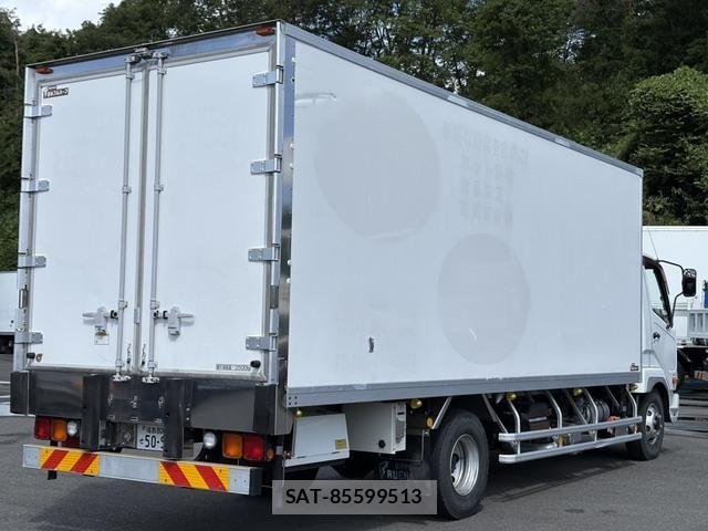 Mitsubishi FIGHTER 2013-12 8847981-7