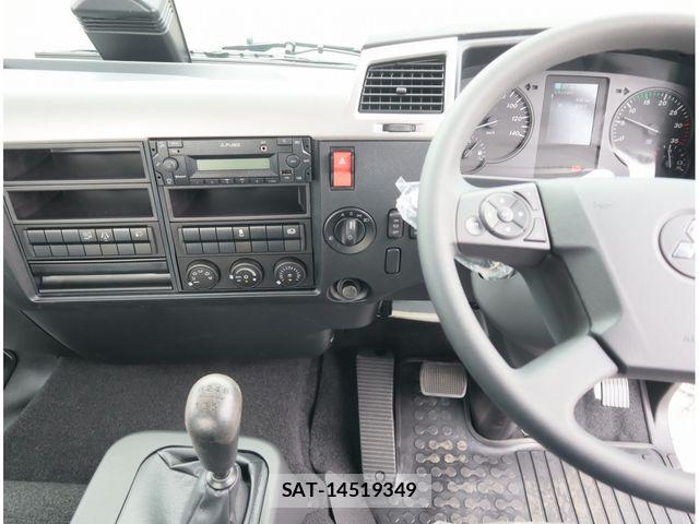 Mitsubishi FIGHTER 2026-06 8870982-16
