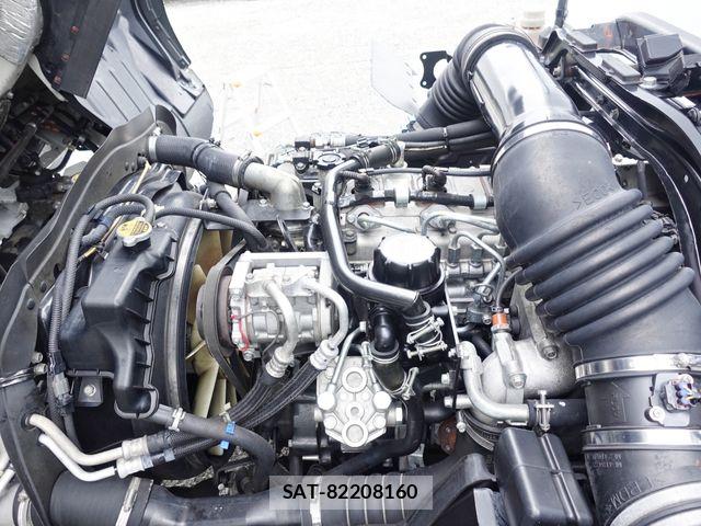 Mitsubishi FIGHTER 2019-06 8870987-9