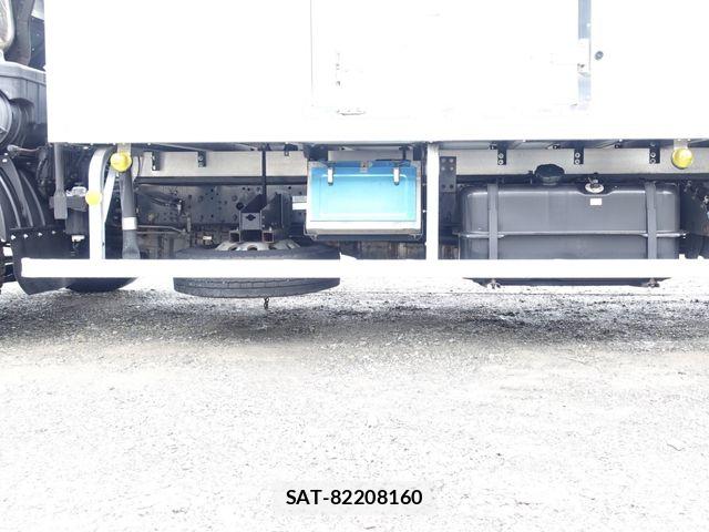 Mitsubishi FIGHTER 2019-06 8870987-17