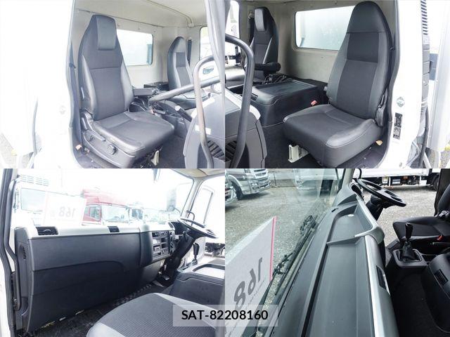 Mitsubishi FIGHTER 2019-06 8870987-18