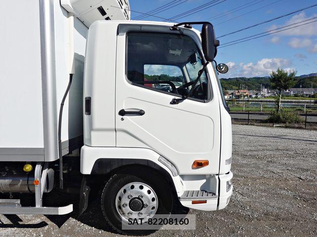 Mitsubishi FIGHTER 2019-06 8870987-2
