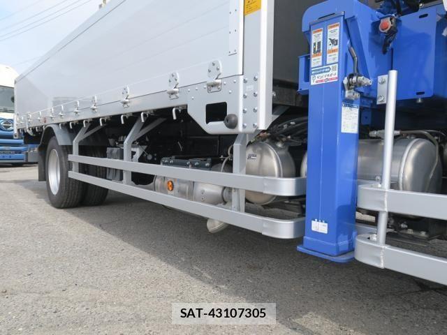 Mitsubishi FIGHTER 2025-07 8870980-12