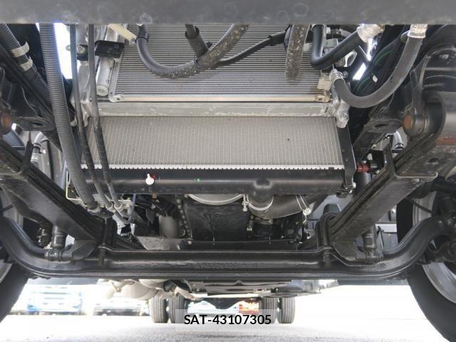 Mitsubishi FIGHTER 2025-07 8870980-16