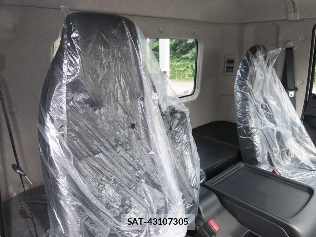 Mitsubishi FIGHTER 2025-07 8870980-24
