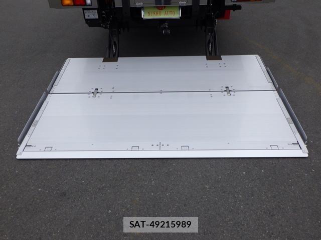 Mitsubishi FIGHTER 2025-02 8870979-11