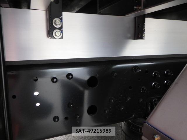 Mitsubishi FIGHTER 2025-02 8870979-21