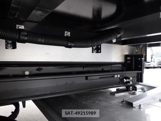 Mitsubishi FIGHTER 2025-02 8870979-22