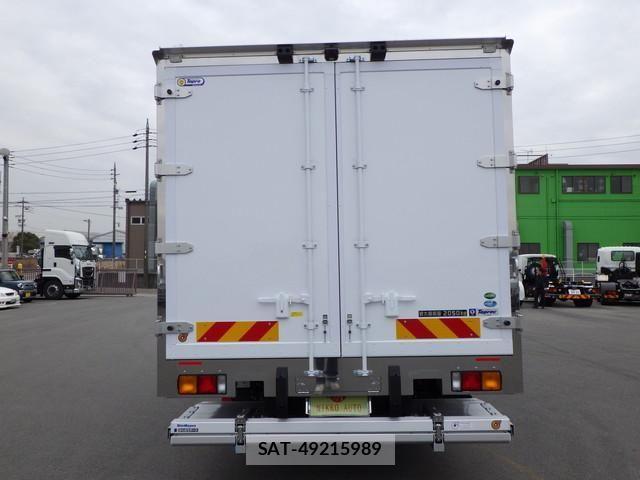 Mitsubishi FIGHTER 2025-02 8870979-5
