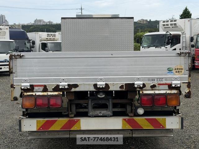 Mitsubishi FIGHTER 2015-10 8870983-11