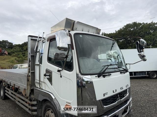 Mitsubishi FIGHTER 2015-10 8870983-21
