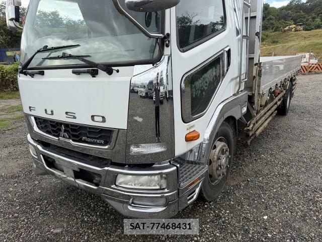 Mitsubishi FIGHTER 2015-10 8870983-23