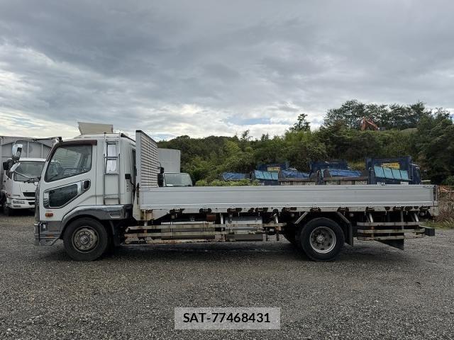 Mitsubishi FIGHTER 2015-10 8870983-7