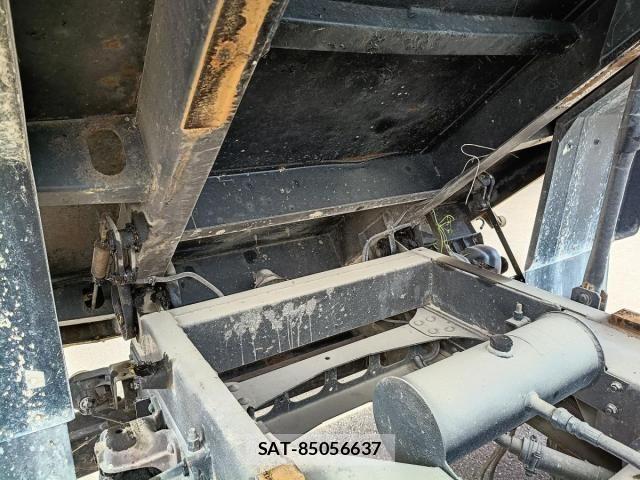 Mitsubishi FIGHTER 2011-02 8870986-15