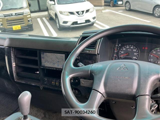 Mitsubishi FIGHTER 2016-03 8879728-17