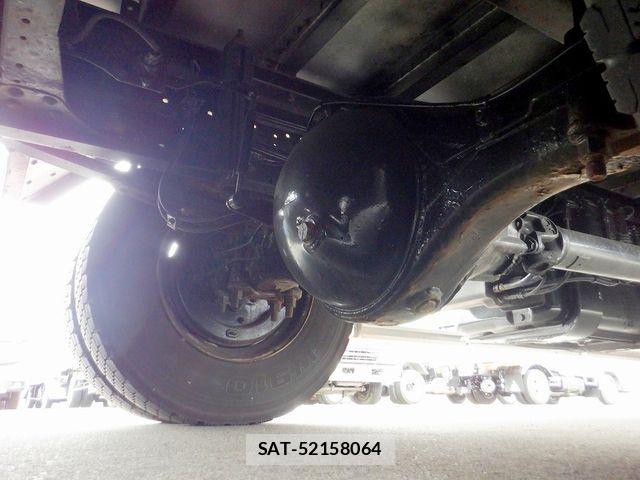 Mitsubishi FIGHTER 2017-05 8883611-16