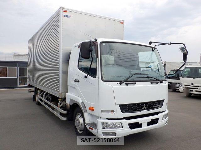 Mitsubishi FIGHTER 2017-05 8883611-3