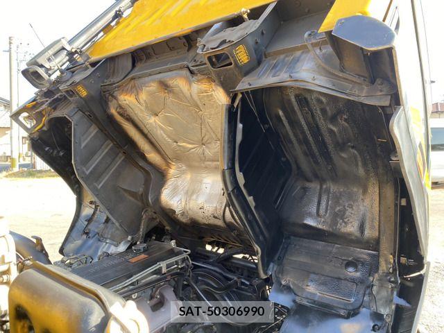 Mitsubishi FIGHTER 2001-05 7357743-14