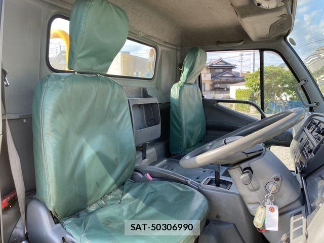 Mitsubishi FIGHTER 2001-05 7357743-2