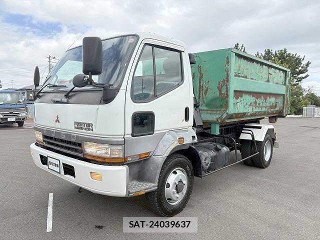 Mitsubishi FIGHTER 2001-03 8848984-0