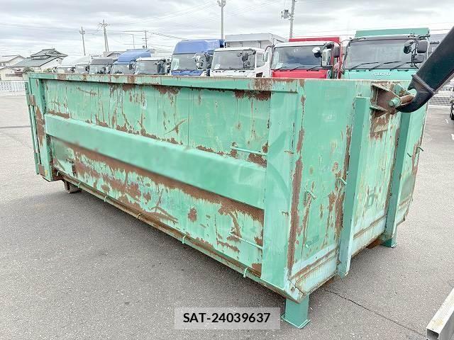Mitsubishi FIGHTER 2001-03 8848984-9
