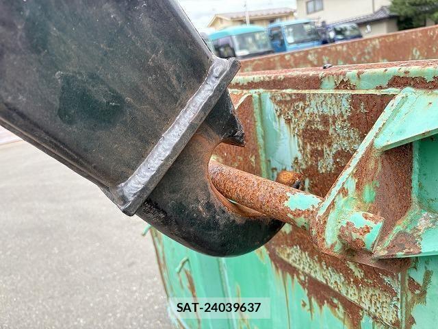 Mitsubishi FIGHTER 2001-03 8848984-10