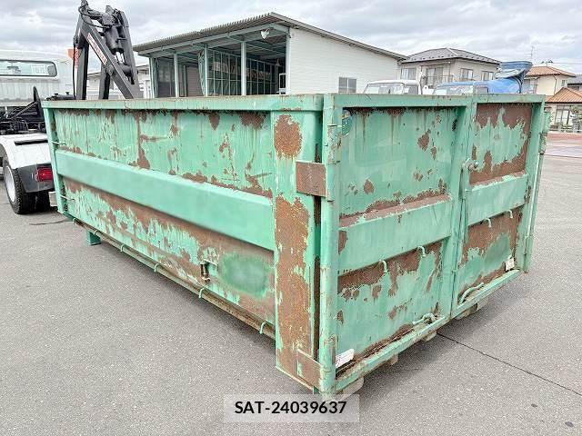 Mitsubishi FIGHTER 2001-03 8848984-13