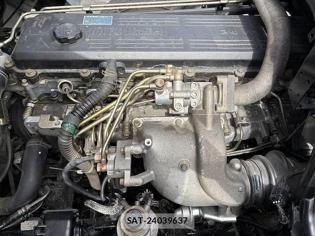 Mitsubishi FIGHTER 2001-03 8848984-18