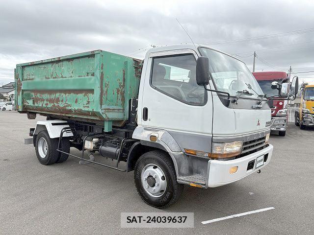 Mitsubishi FIGHTER 2001-03 8848984-2