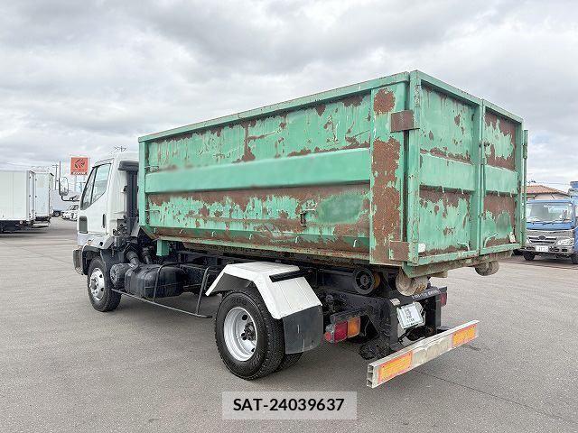Mitsubishi FIGHTER 2001-03 8848984-5