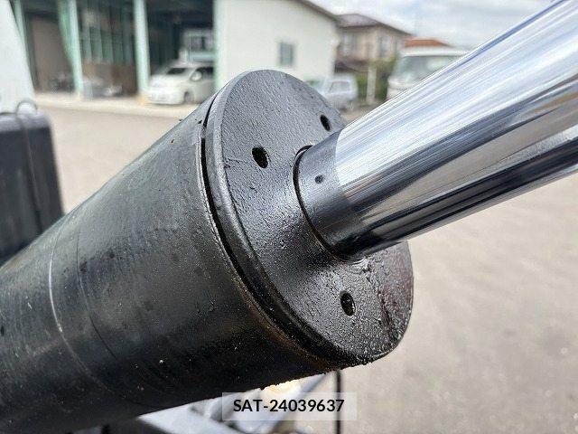 Mitsubishi FIGHTER 2001-03 8848984-8