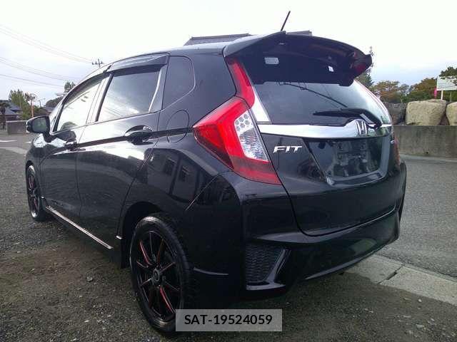 Honda FIT 2013-10 1354134-3