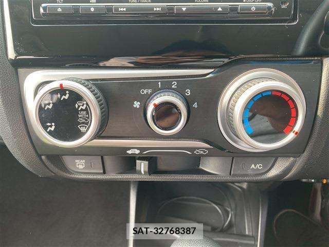 Honda FIT 2013-11 3014364-13