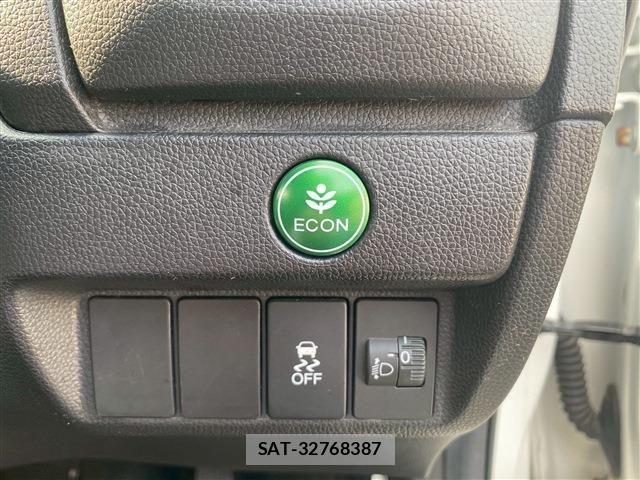 Honda FIT 2013-11 3014364-17