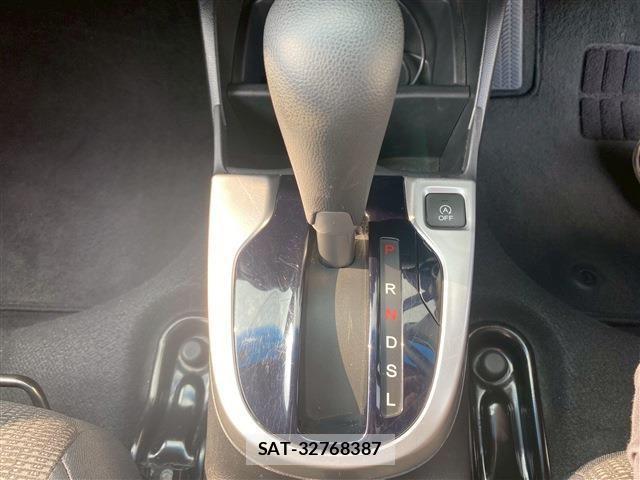 Honda FIT 2013-11 3014364-18
