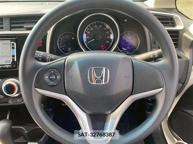 Honda FIT 2013-11 3014364-19