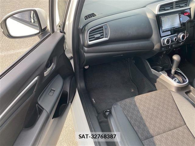 Honda FIT 2013-11 3014364-23