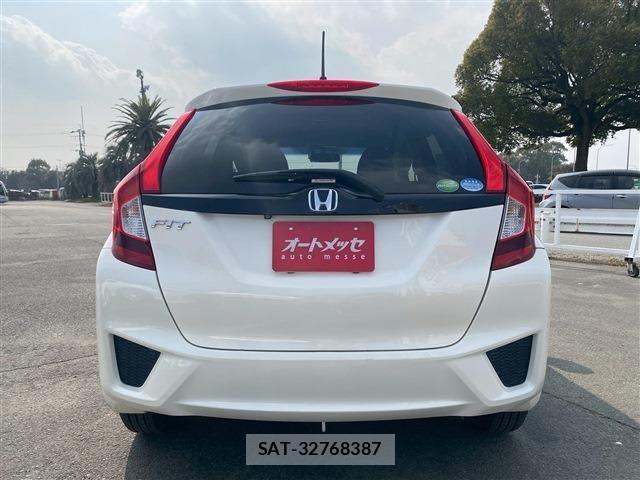 Honda FIT 2013-11 3014364-6