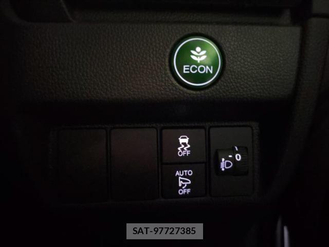 Honda FIT 2018-12 3373195-16