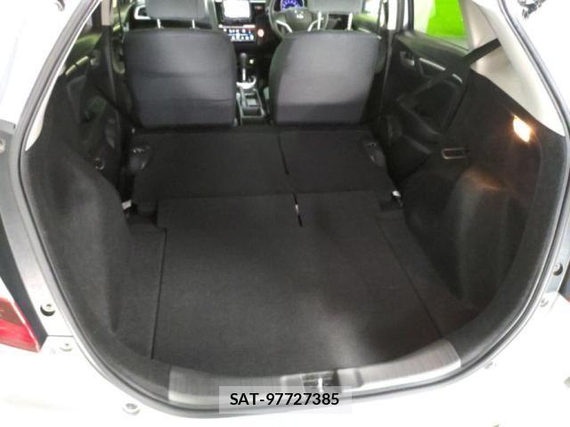 Honda FIT 2018-12 3373195-26