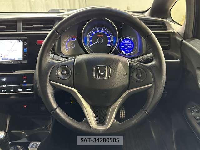 Honda FIT 2016-05 5867607-9