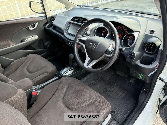 Honda FIT 2011-06 6276326-10