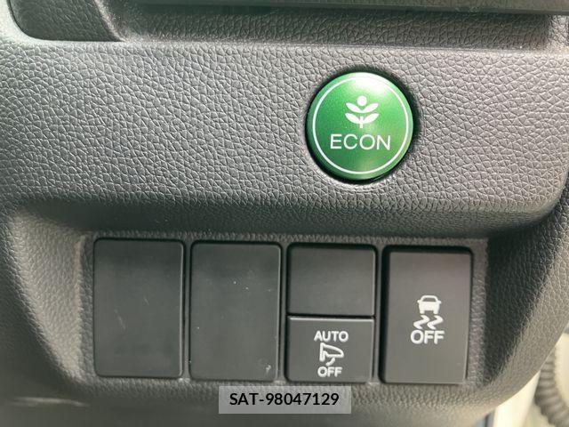 Honda FIT 2016-04 6641570-13