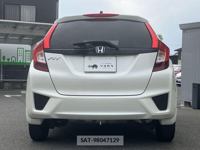 Honda FIT 2016-04 6641570-22