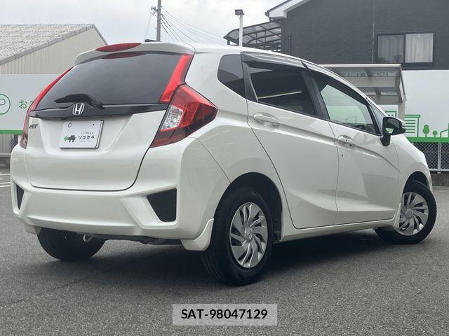 Honda FIT 2016-04 6641570-23