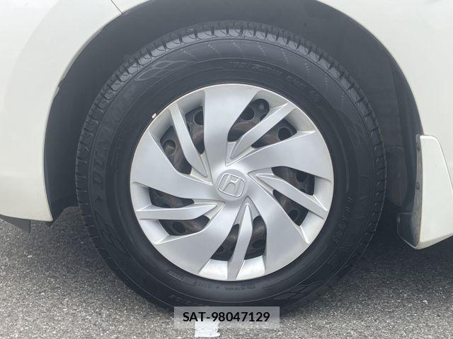 Honda FIT 2016-04 6641570-28