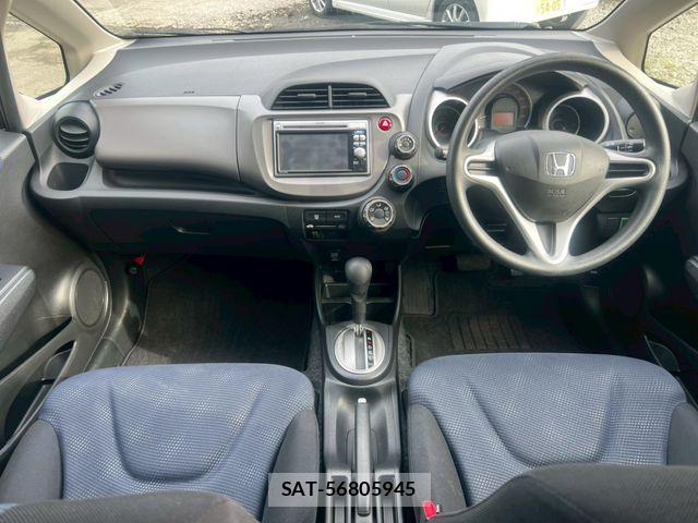 Honda FIT 2011-05 6675942-13