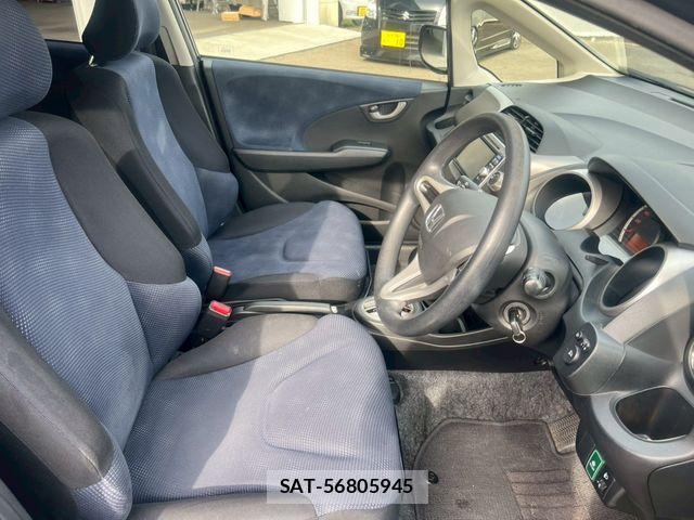 Honda FIT 2011-05 6675942-14