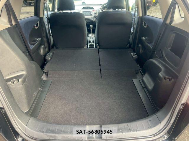 Honda FIT 2011-05 6675942-21