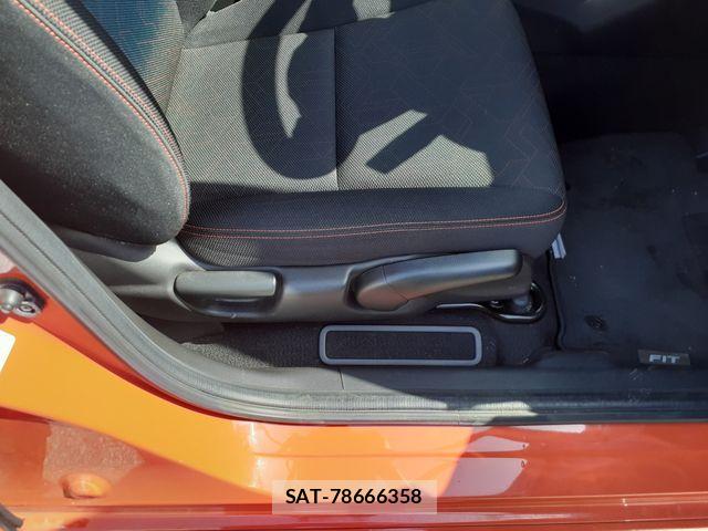 Honda FIT 2015-06 6682660-27